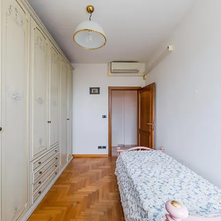 Apartment Bright Apartment- Vasco De Gama