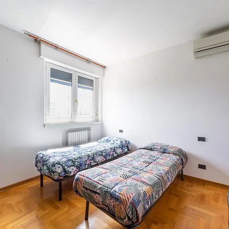 Bright Apartment- Vasco De Gama Apartment Bologna